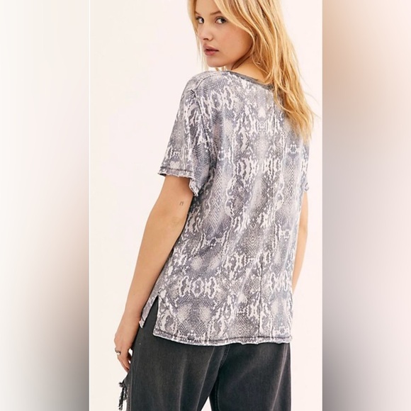 Free People | Tourist Crew Neck Tee Gray Snake Print - Picture 2 of 11